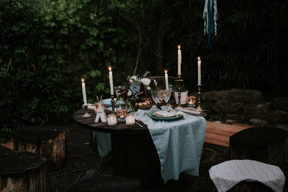 Décoration boho mariage dans un tipi