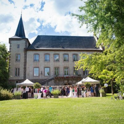 Mariage romantique bleu et lin à la Confrérie Saint-Etienne