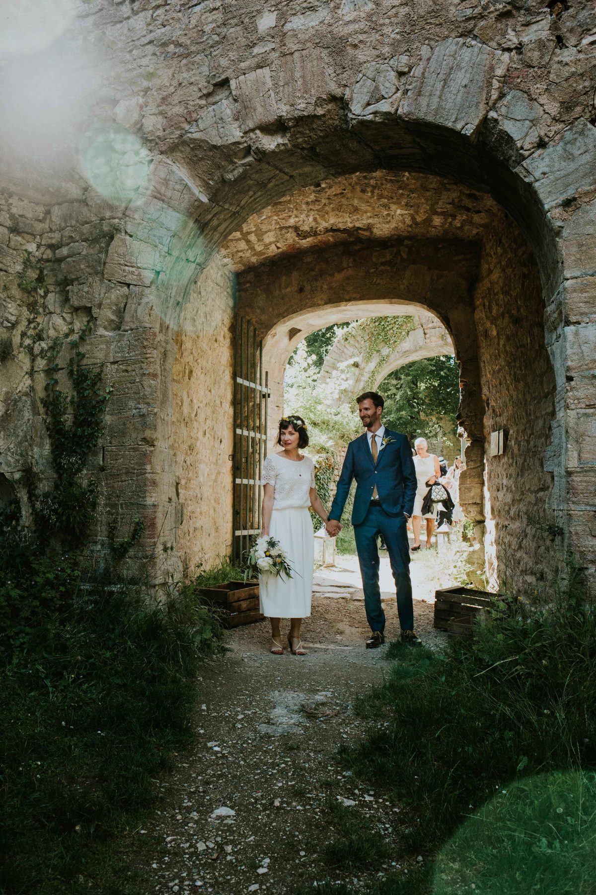 mariage bohème moutarde plume au Morimont