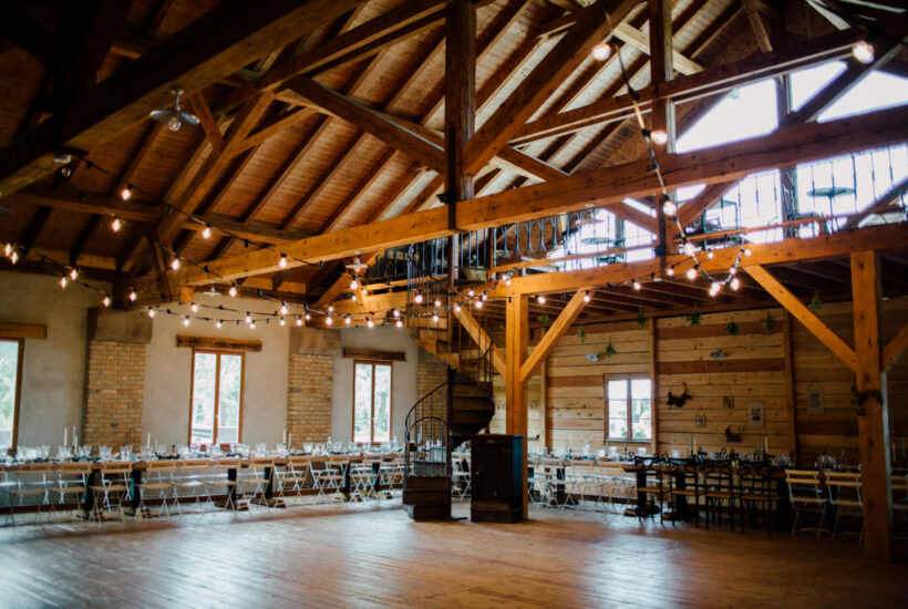 Un mariage kinfolk et industriel dans une scierie en Alsace
